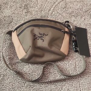 Arcteryx Mantis 1 Waist Pack Bag Cross Body Fanny Pack Tatsu Green Tan